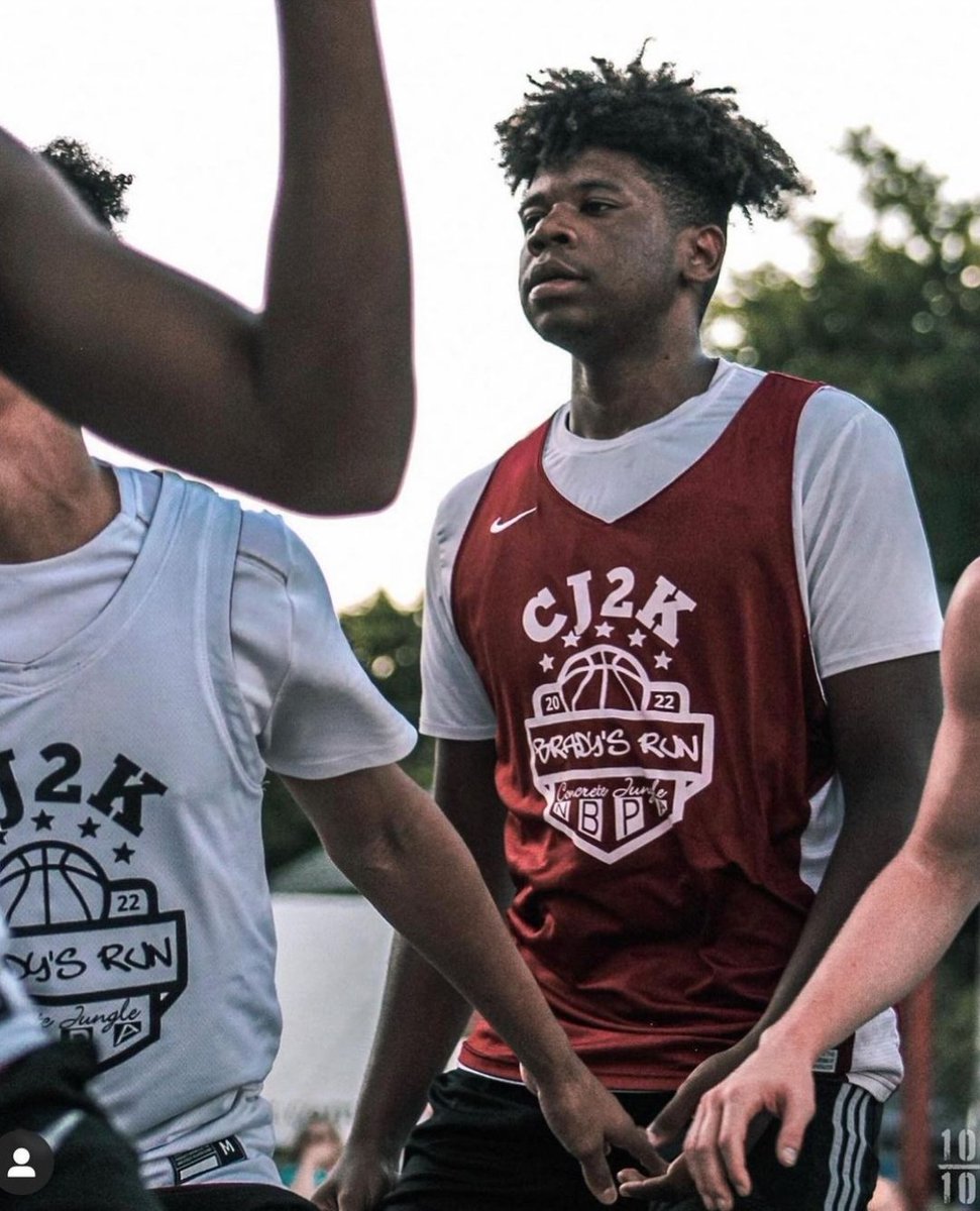 CJ2KLeague's tweet photo. Amazing. Brandon Bell is IN! ✍✅
Fresh off his game-winning 3, "BAM" has declared for the CJ2K 2023 DRAFT. 3 Opening Day Tix coming your way for the Fam! 💯 We love this dude! A CJ2K OG back for his 4th Season and now an official #LotteryAlert, the 6'3 PF from West A! 🚨💥💥💥 https://t.co/tI3I5SXKCz
