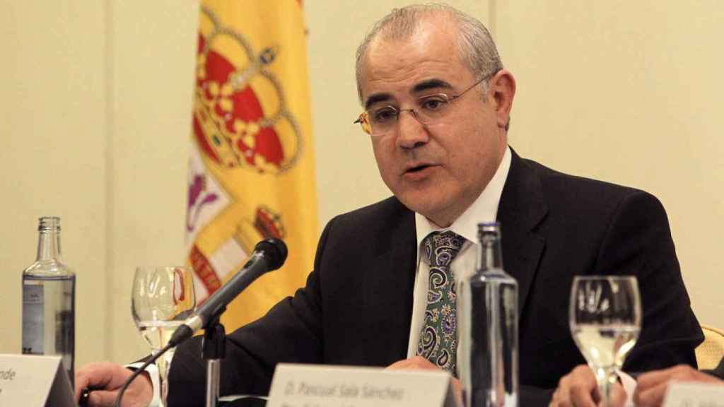 GirbauValenti's tweet photo. Inadmissible.
A la interlocutòria,el jutge #Llarena es permet el luxe de fer una interpretació "creativa"del #CodiPenal per extradir el President #Puigdemont i processar-lo amb penes elevades de presó.I s'indigna contra el govern espanyol i el legislador com un comentarista més. https://t.co/ci1u5HvtBS