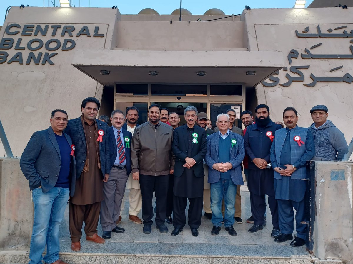 PakinKuwait's tweet photo. On the occasion, Amb. Farooq applauded PakDonors efforts in arranging over 2000 blood-pints in two years, especially during Covid-19 pandemic. https://t.co/zHLubGD7vr