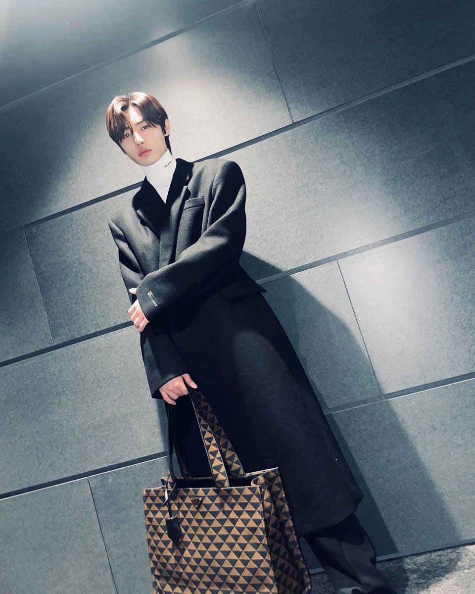 230114 인스타그램 #성훈 (1/3)