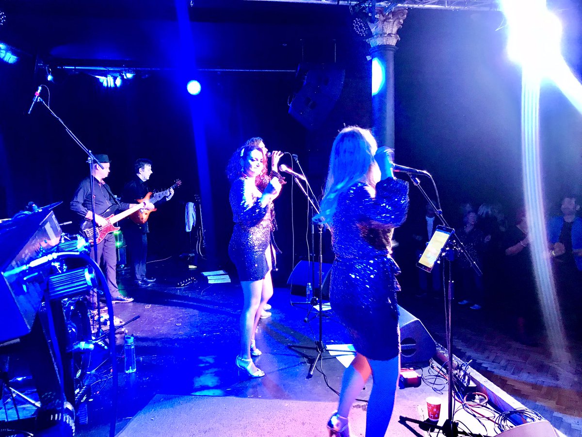DetroitLive4's tweet photo. What a night at @theoldcourts Wigan. Hopefully we’ll be back soon . Great crowd . They know how to shimmy @DetroitLive4 @anna_shotter https://t.co/g5Ykt5mJL6