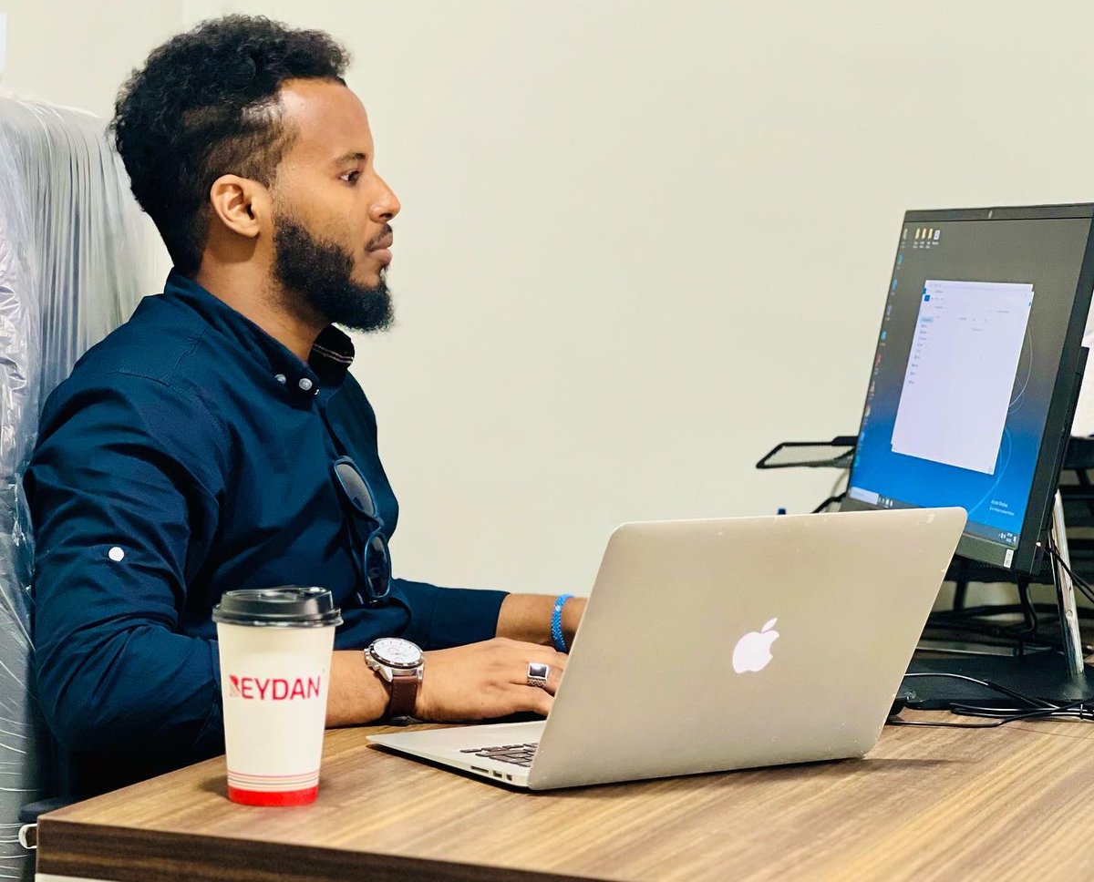 Good Saturday the first day of the week in #Somalia start work at office with a cup of coffee from <a href="/beydancoffee/">BEYDAN</a> I call it Somalia’s #Starbucks Lol 😂