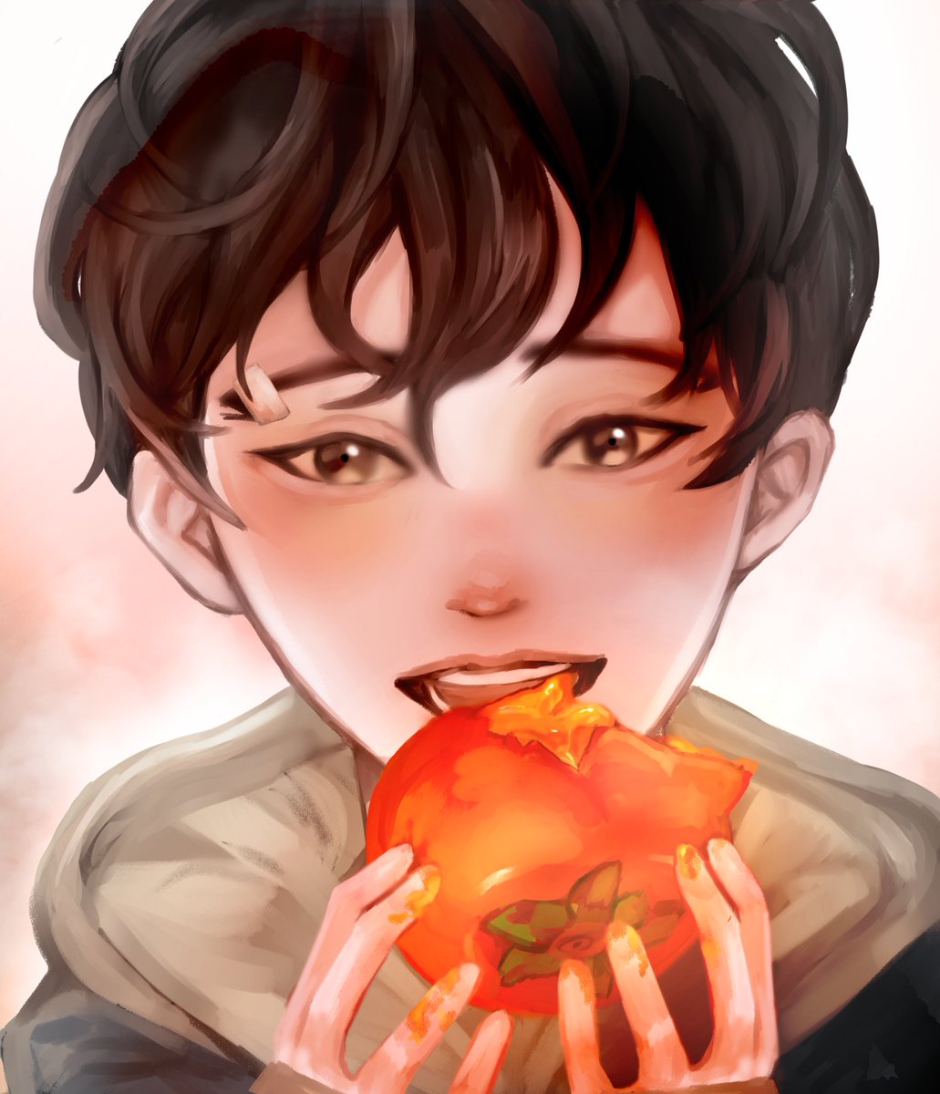 HunterChoi_LHS's tweet photo. (สวัสดีวันเด็กกับเด็กชายฮันเตอร์ ชเวครับ น้องชอบกินลูกพลับมากๆ🥺) https://t.co/af7kNLAPO2