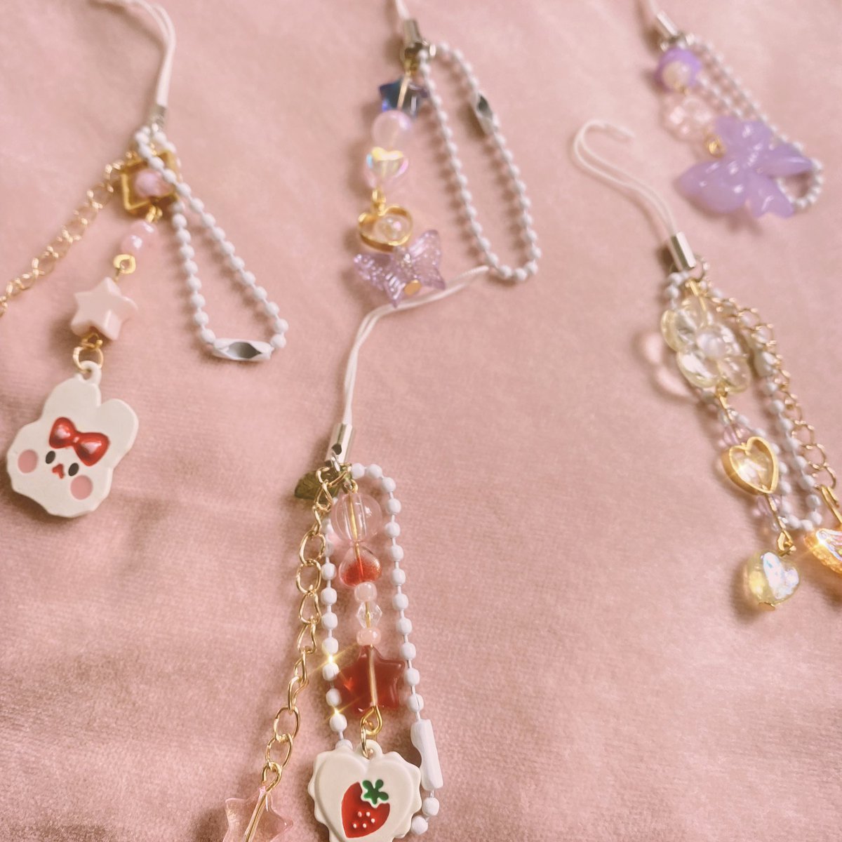 arciscola's tweet photo. 🫐 poppy berry collection catalogue 🫐
 will be up january 15, 12am in my shopee <3 so excited!! it will be up with the sage necklace too <3

🫐 https://t.co/ToXQeVWPYk
.
.
.
🏷️ #keyring #keychain #phonechain #phonecharm #handmadejewelry #artph #beadsph #beads #beadsbeadsbeads https://t.co/133t3XcF2Y