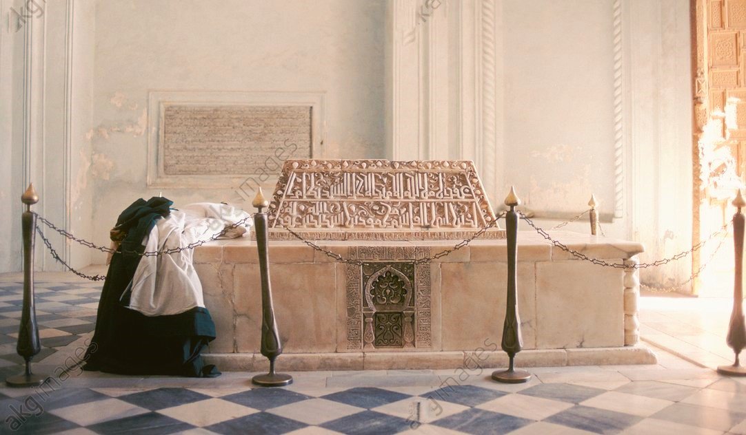 pashtonzoy's tweet photo. Mausoleum of Sultan Mahmoud Ghaznavi, Ghazni; Afghanistan:
In the year 971, the famous ruler Mahmoud was born in Ghazni, from a Pashtun mother [Farkhzada] and a Turkish father [Sabgatgin]. He was buried in his garden, and in Ghaznavid history he was remembered as [former emir].. https://t.co/PijYyXrnV2