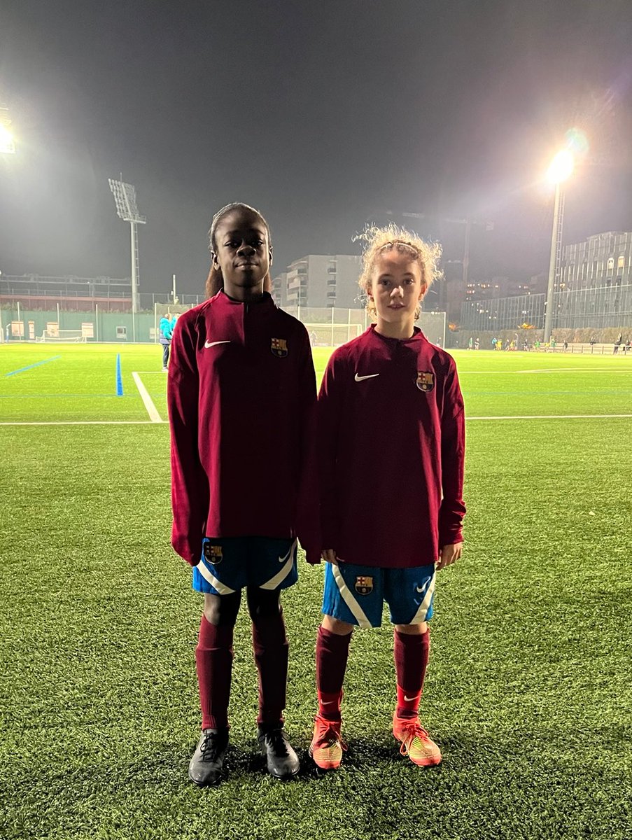 🔝 Moltes felicitats a la Priscilla Kyere i a l’Ela Morató, jugadores de l’Aleví Femení A, que aquest divendres van tenir l’oportunitat d’entrenar amb el <a href="/FCBmasia/">FC Barcelona - Masia</a>!

⚽️ La bona feina té la seva recompensa! 

🔵🔴 #SócdelOAR #oarvic