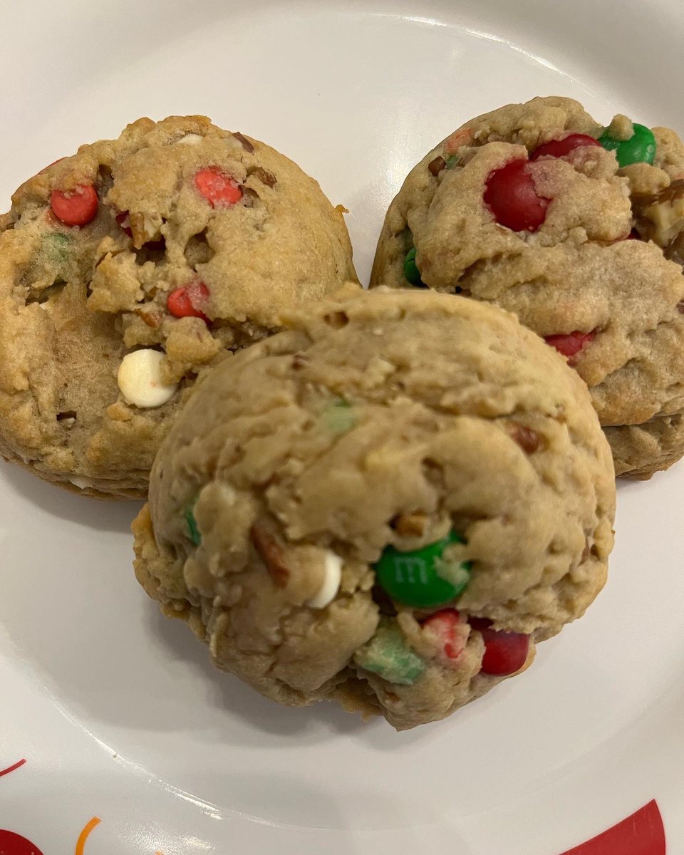 Trisomy21Momma's tweet photo. Say it with cookies! Naughty or nice? You decide. For a min donation of $21 I’ll make you a dozen stamped Valentines cookies, or if you prefer, a batch of any cookie of your choosing. 100% of proceeds go to my team for the Run Up For Down Syndrome!
#MissACookies #RunUp4DS #DSRF https://t.co/MEUDW5kGvE