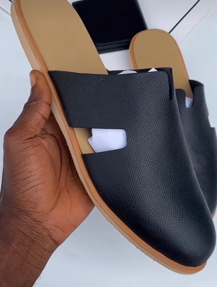 Jay_Smoothwears's tweet photo. Half shoe … #available 
In different sizes from 40-47
Place your orders …
We deliver nationwide 
Price: 17.000 Naira 
Payment proceeds production https://t.co/KhzuDXnHm0