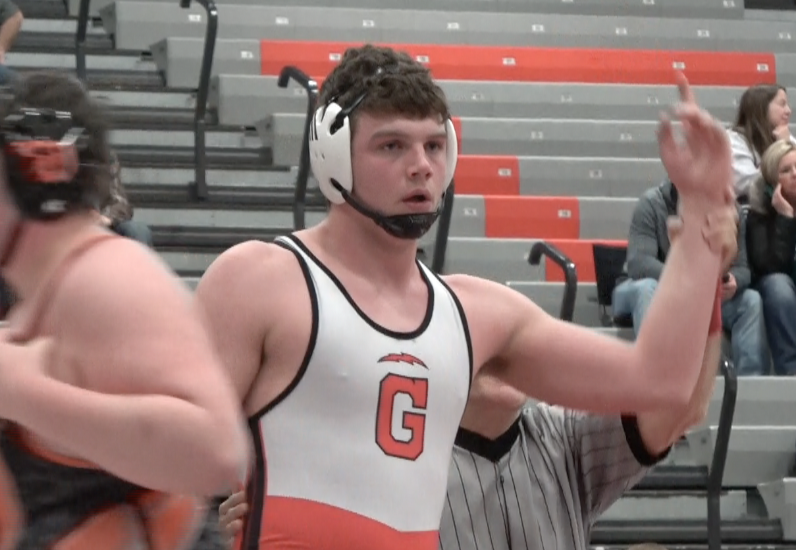 Glenwood wrestling takes down #2 ranked Washington in Chatham on Friday night in dramatic fashion - 

Both teams tied at 31 after the dual - so it went to the tiebreakers...finally after the 9th...the Titans won
channel1450.com/2023/01/14/gle…
