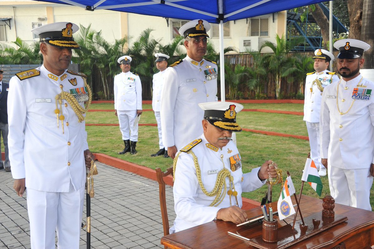 Wreaths were also laid jointly by Maj Gen Rakesh Manocha #HQMG&G Area, RAdm Pramod, #HQMNA, AVM Rajat Mohan  #MAO, as well as Veteran Officers & men of the three services. A 30 men #Triservice ceremonial guard was paraded to mark the occasion.
#VeteransDay
#HarKaamDeshKeNaam