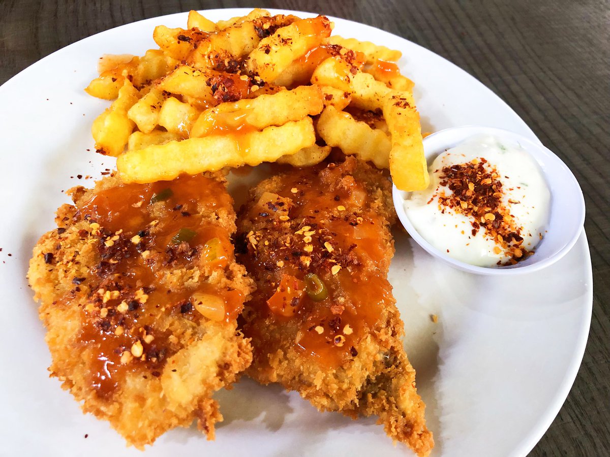 This is served by a Chinese stall from a multi races eatery in Penang Island

Despite under a Chinese MAJORITY area, this stall doesn’t process or serve pork as they are Muslims having meals at the eatery

Thus, don’t use the argument of MAJORITY to bully others

#MutualRespect