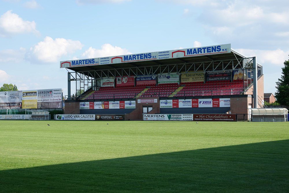 RFCLiege_news's tweet photo. 🗣#MatchDay
⚽️ Hoogstraten VV v #RFCLiège
🕗 20.00
📍#Hoogstraten
🏟 Katelijnestraat
🏆#1Nationale1
👮♂️Mr Van Laer (🏳️Vanoppen & De Beuckelaer)
📲#HooFCL #HoogstratenRFCL #AllonsLiège
🚫 Combi-car pour les fans Liégeois https://t.co/HTyAmVNpCM