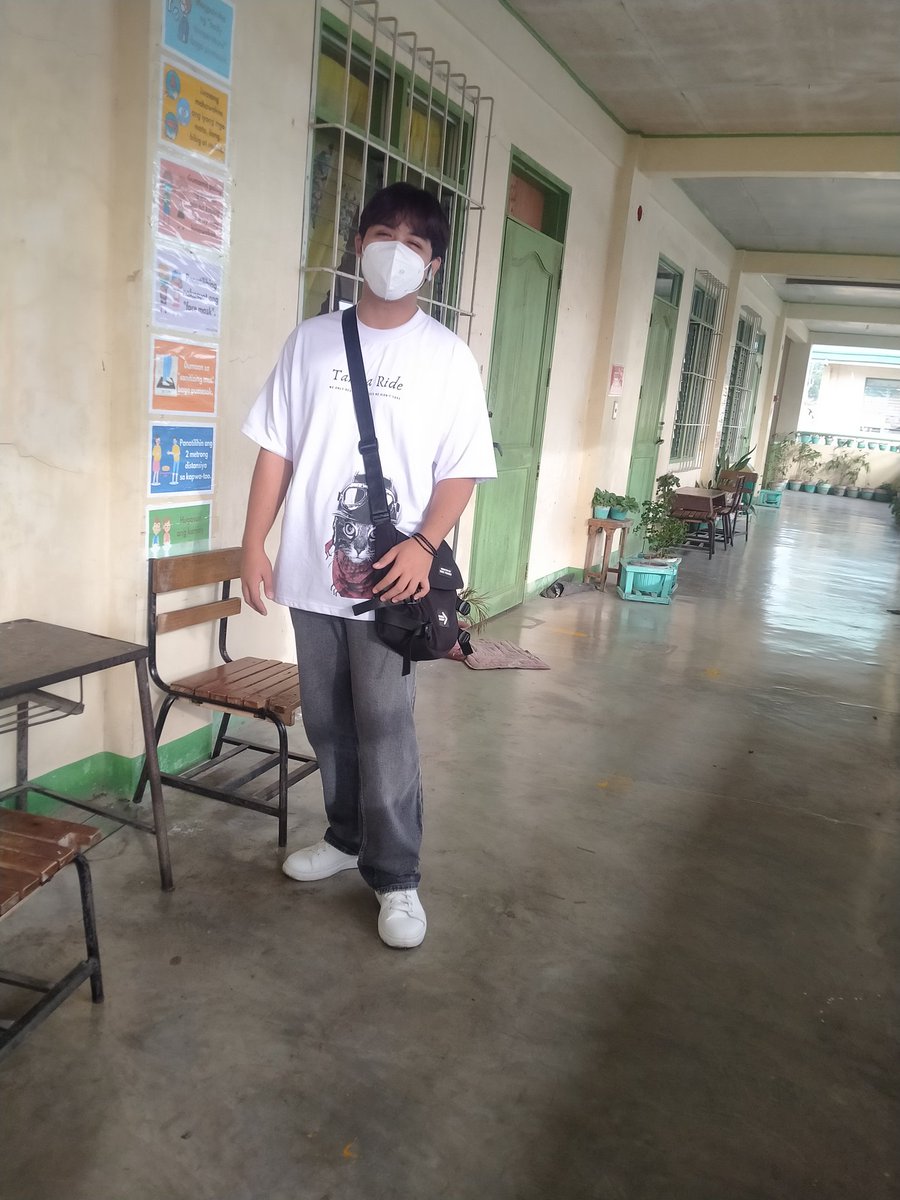 danpeeon's tweet photo. "Ma, picturan mo ko" https://t.co/TPCv3mBzWG