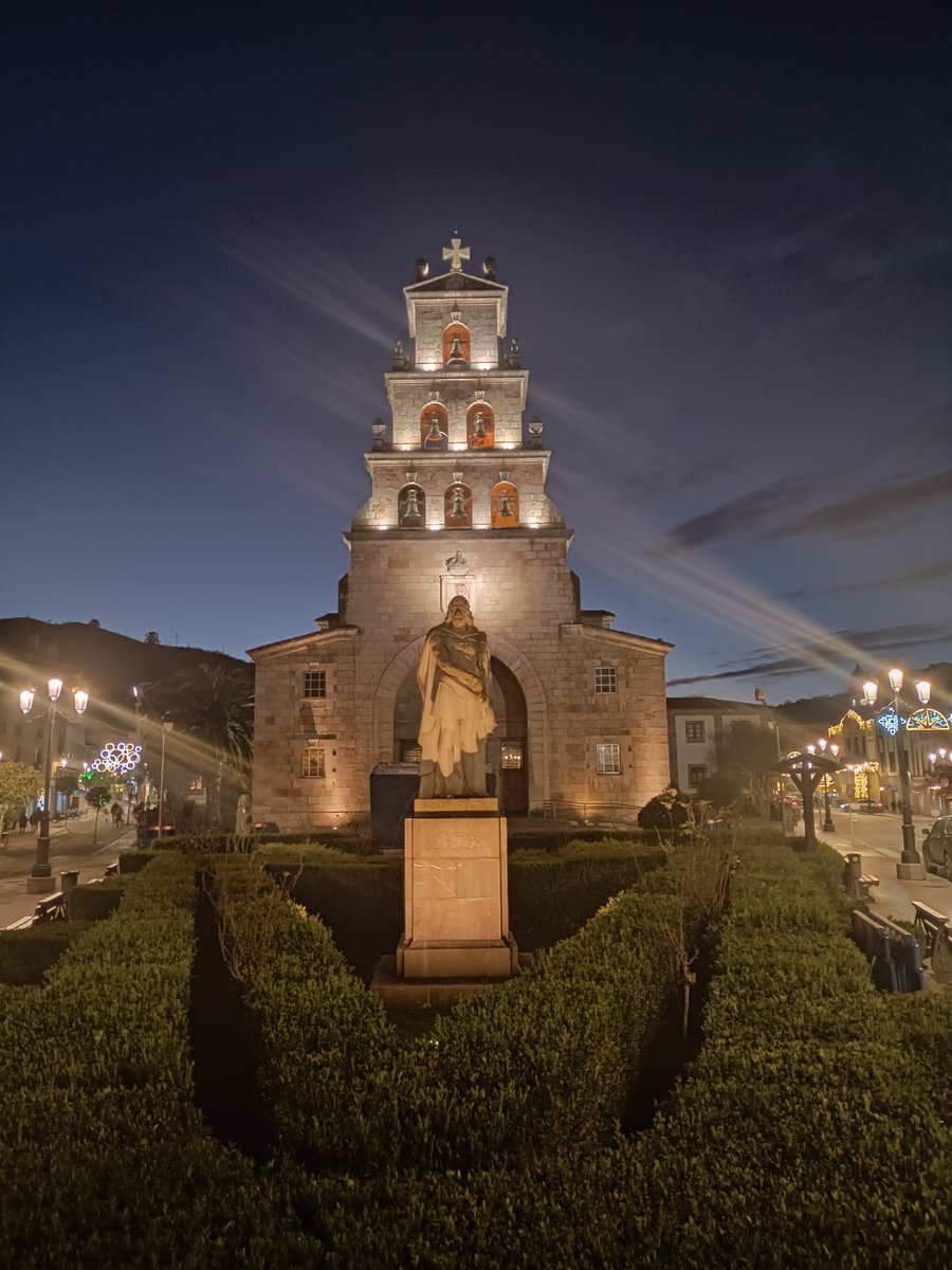 136/365 La estatua de Don Pelayo, frente a la Iglesia de Santa María en Casgas de Onis, Asturias #CangasdeOnis #Asturias #Sella #1fotoaldia #photography #photooftheday #fotografia #viajes #travel #viajar #travelling