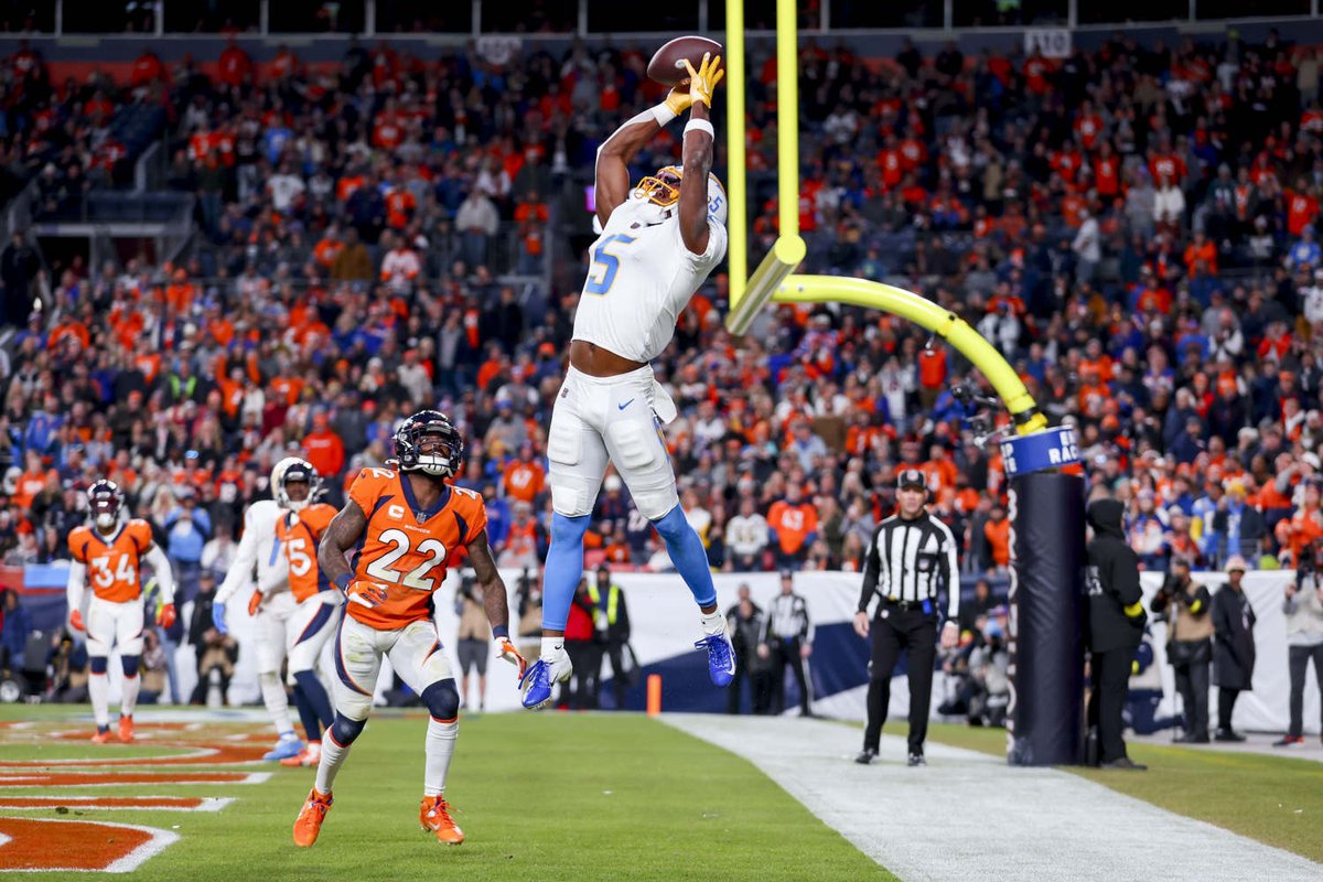 MeShellyB315's tweet photo. It's your time to shine.
Real ones got your back.
#JP5
#BoltUp https://t.co/klePWHGF2G