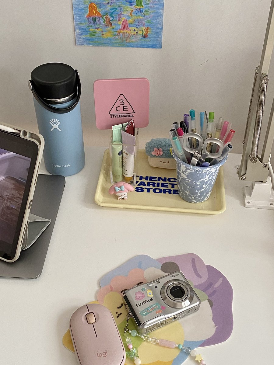 june6th's tweet photo. my desk @ the start of '23 💟🪩 https://t.co/P9V54HEN80