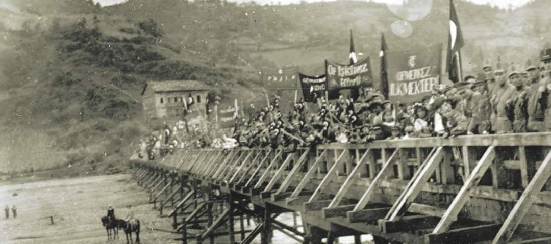 Bir zamanlar OF
Of Solaklı Vadisi'nde 
Solaklı dere üstünde Ballıca (İşkenaz) köprüsü... #of #oflu #oflular #ofluyuz #ofilçesi #ofunsesi #oftrabzon #trabzon #karadeniz #ballıca #işkenaz