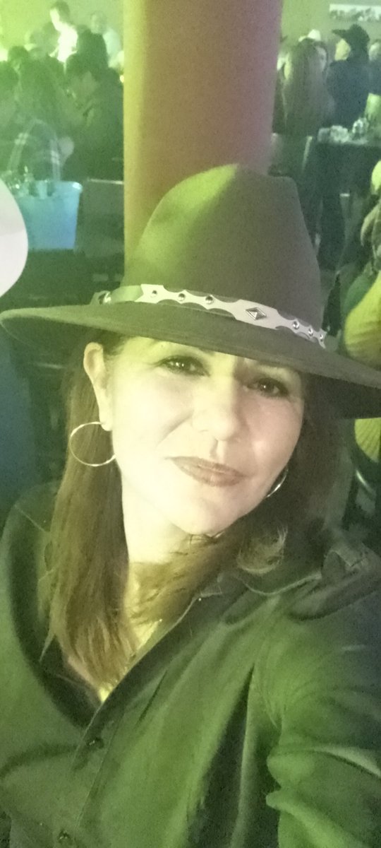 realycnan's tweet photo. Buenas madrugadas! Escuchando música texana y norteña en #Fargos bar #SanNicolas https://t.co/hc1gNAimy6