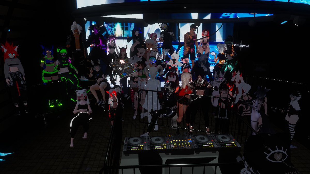 AURALUMBRA's tweet photo. What a successful night to the opening of the CAUSEWAY. I really want this venue to showcase any DJ/ Artist in this scene. This club is a play on words. Where there's CAUSE, you find a WAY to play what you want. That cause being showing how talented people truly are. Thank you <3 https://t.co/AEfkzA2gpp