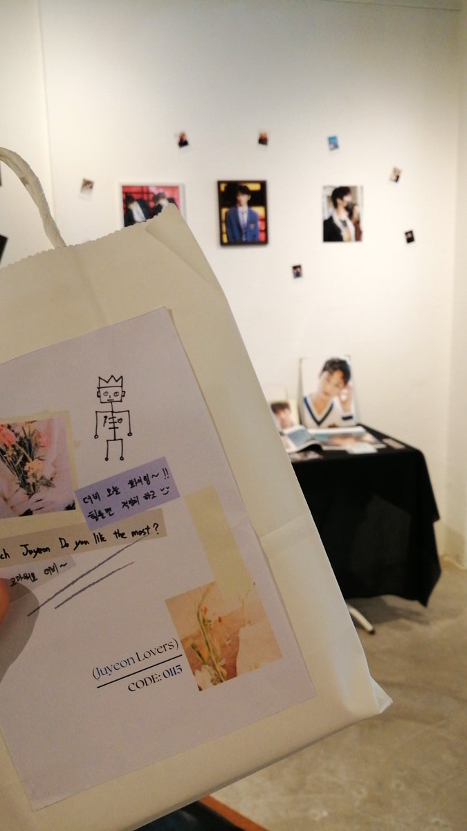 leejuyomi_'s tweet photo. My first the boyz event ๐ค๐ค๐ค had so much fun there thank you @JuyomiDay0115 team ๐๐ thank you for lucky draw gift too ๐ฅฐ
#TheStarsInYou #1Plus1_Equals_Juyomi_Day https://t.co/nIOYvKxhJD