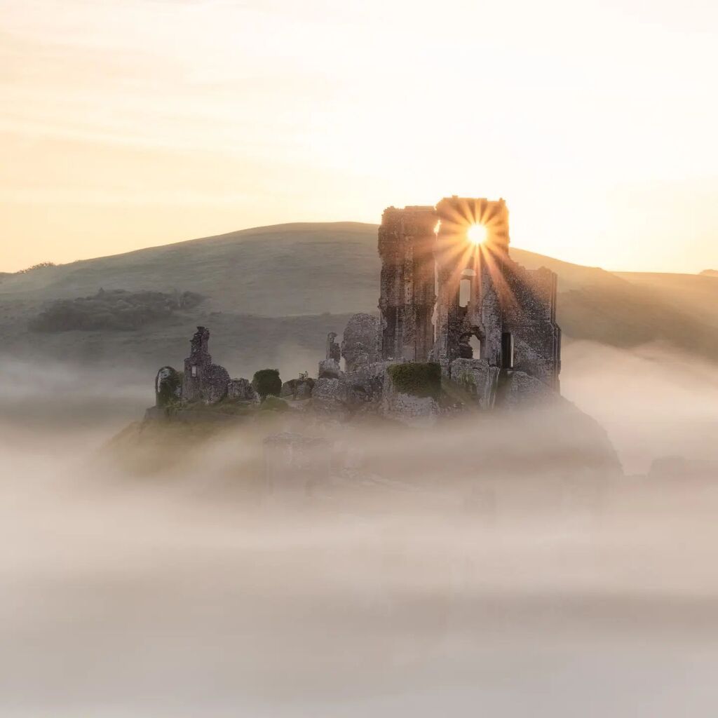 Come on January sort yourself out... It feels like an eternity ago that I got out and about with the camera...
.
#corfecastle #NationalTrust #Dorset #visitdorset #castles_oftheworld #yourcastles #worldshares #exposuregrams #raw_uk #raw_allnature #mistymo… instagr.am/p/CnYvqBBDvxF/