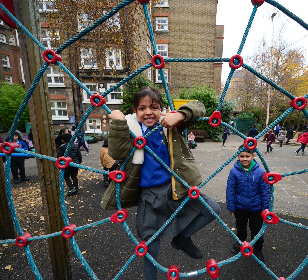 CamdenLearning's tweet photo. Applications to apply online for a Reception place close tomorrow, 15th January 2023!
Download the "Starting school in Camden 2023" guide for advice👇👀📖
https://t.co/FzJSzuC1hB
#camdenschools #camdeneducation #camdenlearning #camdencouncil https://t.co/J7PPUBJcys