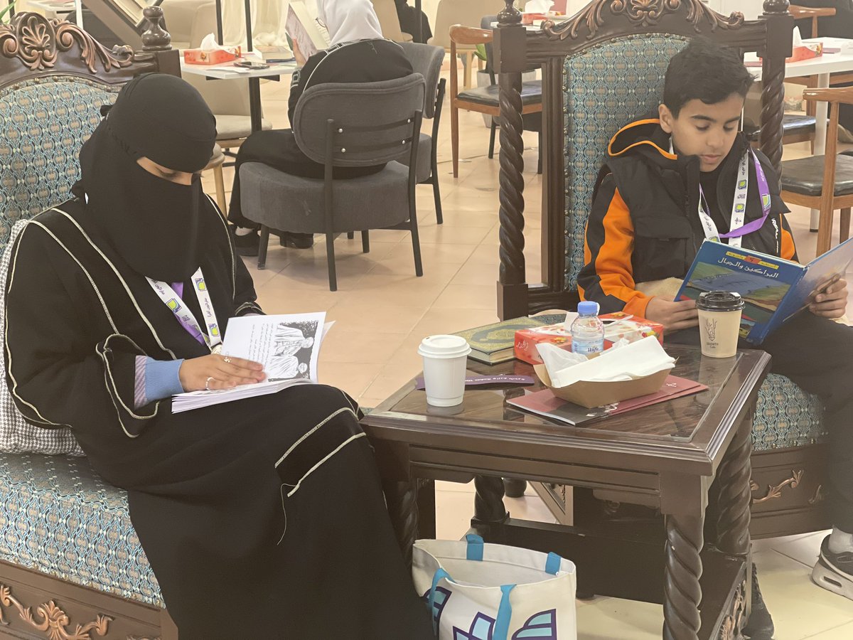 shadan1395's tweet photo. لا مانع من ان تتناول وجبة الافطار 🥐وانت تقرأ ،المكان والزمان ودرجة الحرارة 🌡️كفيلة بتجربة جديدة مع الاطفال شكرًا ثم شكرًا ثم شكرًا 
#أرامكو_السعودية #إثراء #ماراثون_القراءة #مسابقة_أقرأ #وزارة_الثقافة #وزارة_التعليم 
اسعدك الله يا شجرة الضوء @thalesksa 
#تبوك_الان https://t.co/dq1e7qXRAI