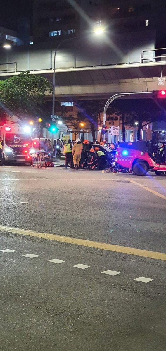MustShareNews's tweet image. A 31-year-old driver passed away after the #GetGo car he drove crashed into a double-decker SBS Transit bus in #Yishun on Friday (13 January 2023). 6 bus passengers were conveyed to the hospital.

mustsharenews.com/getgo-car-bus-…

#Singapore #SingaporeNews