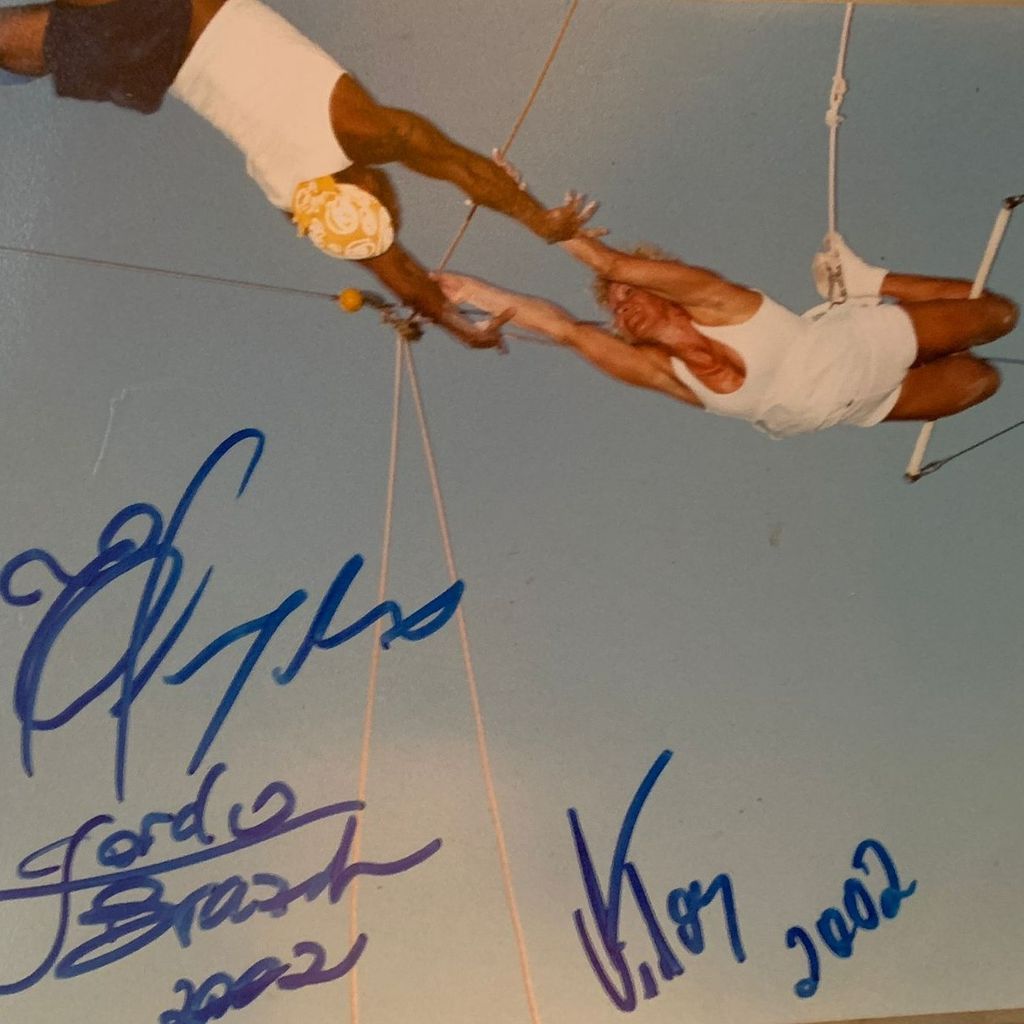 RitaTermote's tweet photo. Door welke gebeurtenissen nam je leven een andere wending dan je had gedacht? 

Trust the catcher 🎬 whatever you're up to! 

Foto:  2002

Ik lees graag jouw verhalen die je leven veranderden.  😉 

 #leadership #ondernemers #highperformers #in10stappenreflecterenoptopniveau https://t.co/PAQqRDcvWN