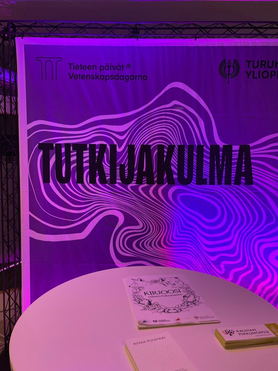 UniTurku's tweet photo. #Tieteenpäivät -ohjelma pyörähti juuri käyntiin. Eläinmuseolla on avoimet ovet ja Naturassa monta kiinnostavaa yleisöluentoa klo 10-14. Ohjelmassa myös hauskoja työpajoja. Tervetuloa! Katso koko ohjelma 👉 https://t.co/ynwGt5TItt https://t.co/sgNqxXaczp