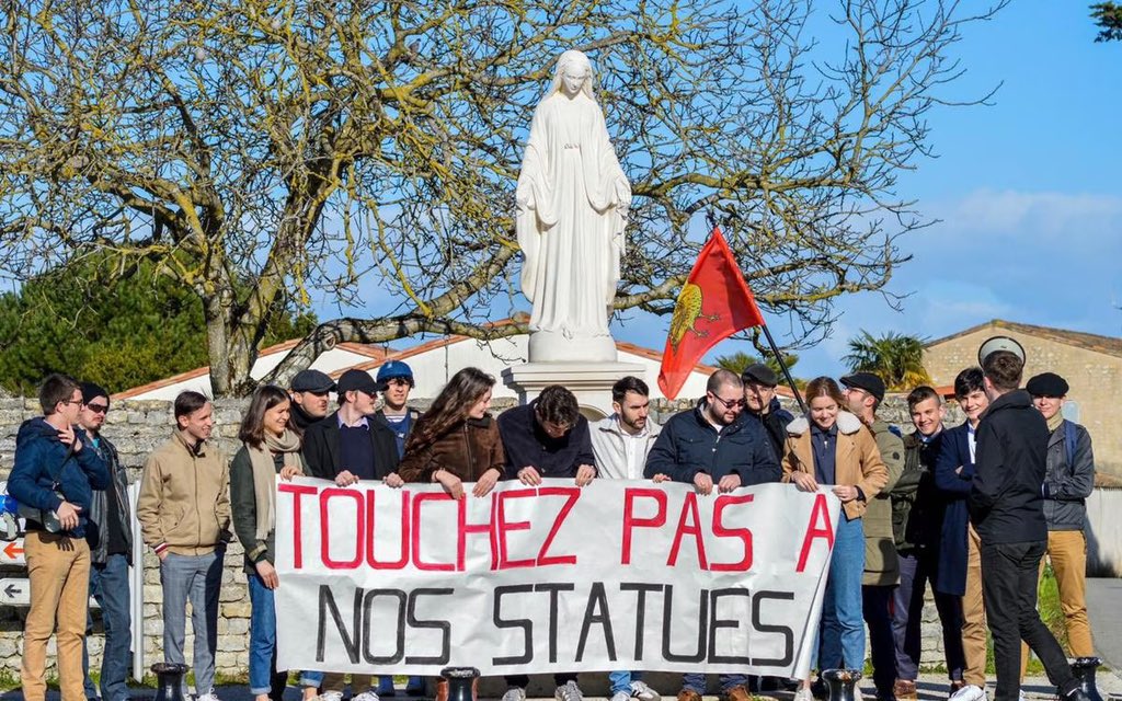 🔴À Bordeaux, le CAA a ordonné à la commune de La Flotte-en-Ré d’enlever, du domaine public, une statue de la Vierge Marie. Nous allons, évidemment, nous y opposer ! #TouchePasÀNosStatues