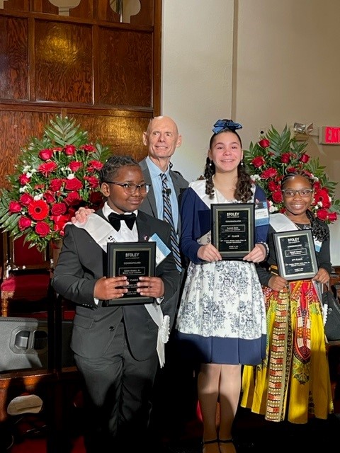 Leonard Baynes tweet media