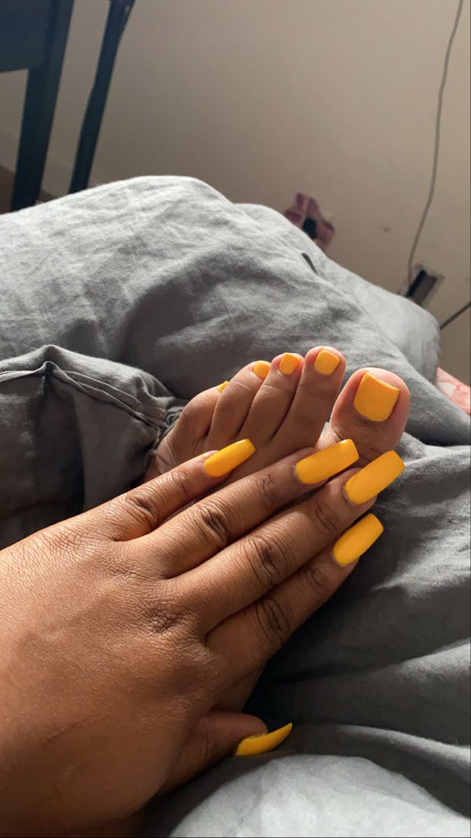 jadedbabez's tweet photo. Yellow 💛⭐️🌟 #FOOTFETİSH #toekiss #toesucking #worshipmytoes #feet #feetworship #feetpicsforsales #feetpic #soft https://t.co/UWemYC8Jms