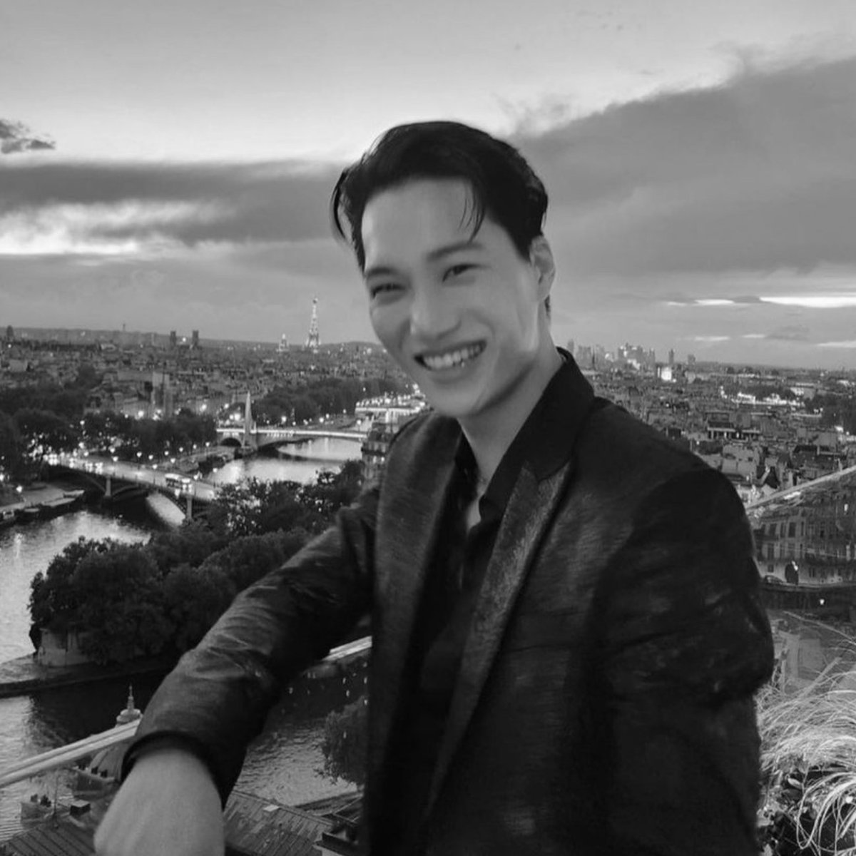 ͏͏͏͏͏
͏͏
종: so..... i completed another level of life. cheers to another year of memories, laughter, and spontaneous trips. happy birthday to me. 🥂
͏͏
͏͏
͏͏