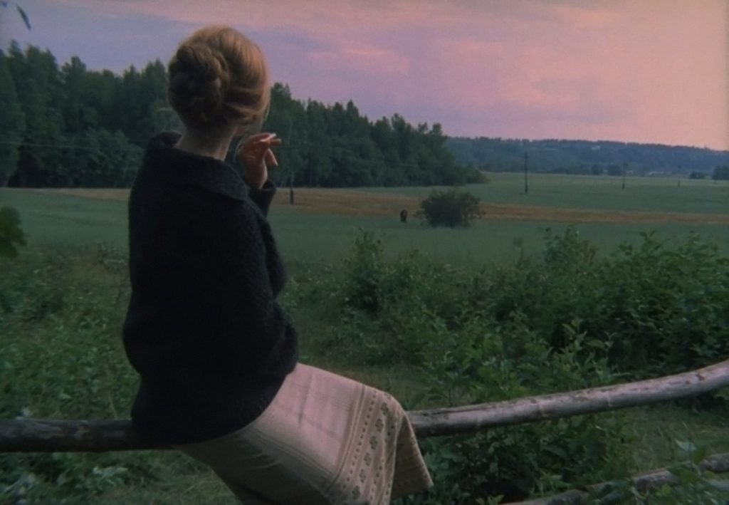 aqui_mira's tweet photo. “El arte verdadero amplía — ¡siempre! — la visión del mundo”. 

El escritor Manuel Astur en mirā + un fotograma bellísimo de El Espejo de Tarkovsky. 
#aprendiendoamirar https://t.co/mEczWFOfcy