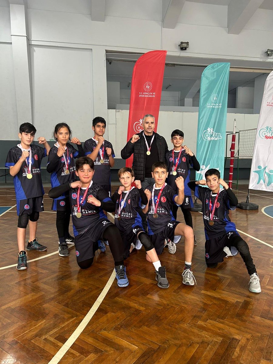 Mersin Okullar arası Voleybol Şampiyonu Silifke Atayurt Ortaokulu 🏆🥇