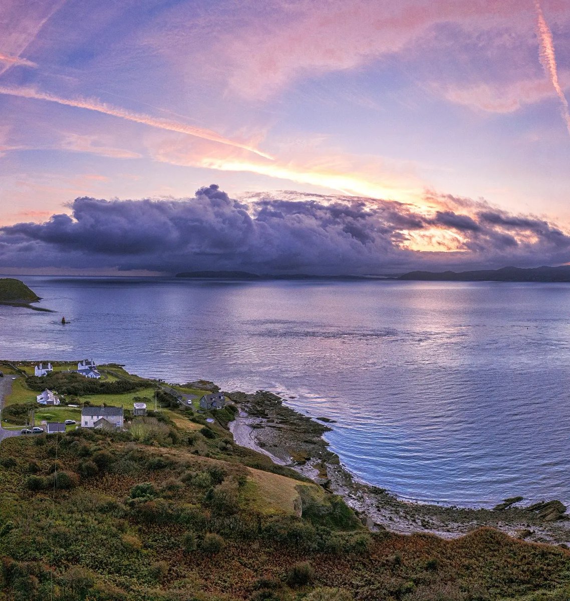 Penmon Point #sunrise. 👉👉👉
----------------------------
#drone #photography #ynysmon #anglesey #gogleddcymru #northwales #wales #cymru #thisiswales #lovewales #loveanglesey #visitanglesey #explorewales