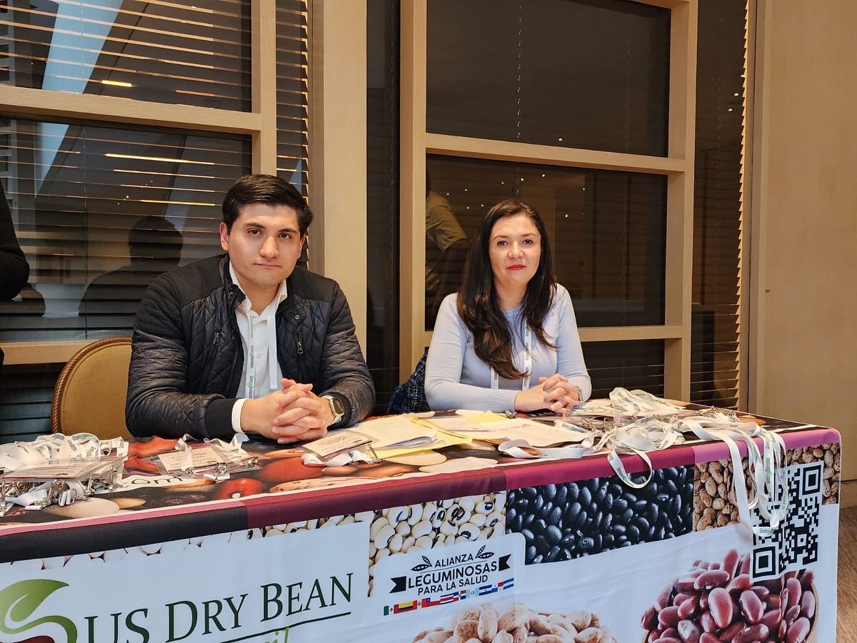 _Raul_Caballero's tweet image. The US Dry Bean Council meets for its winter board meeting in Mexico City and ends the day in a networking day with the trade. #Mercalimentos has represented the USDBC for over 25 years. #usdrybeans #eatmorebeans #alianzaleguminosas