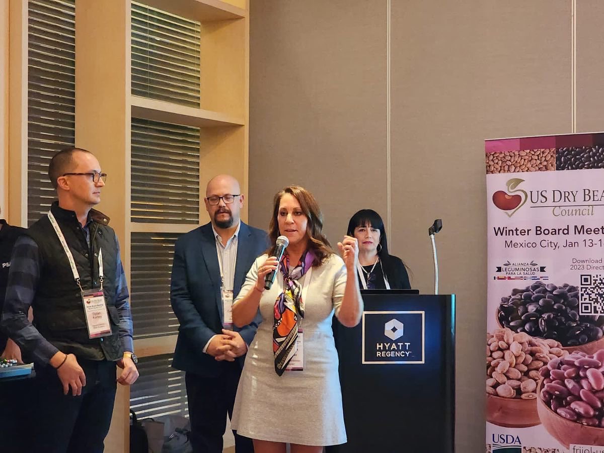 _Raul_Caballero's tweet image. The US Dry Bean Council meets for its winter board meeting in Mexico City and ends the day in a networking day with the trade. #Mercalimentos has represented the USDBC for over 25 years. #usdrybeans #eatmorebeans #alianzaleguminosas