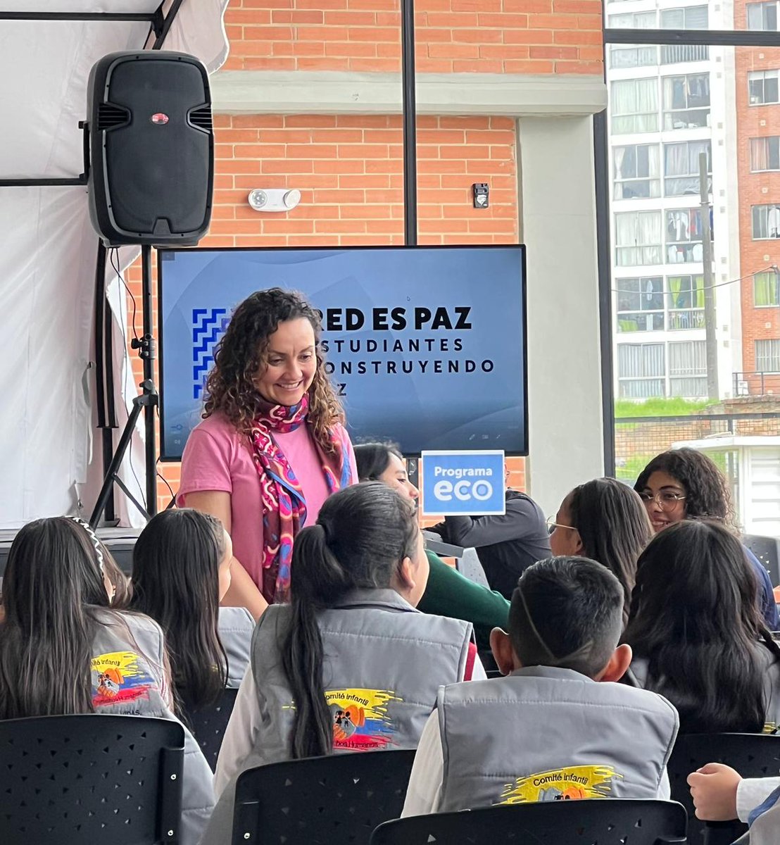 rolartet's tweet image. Le apuntamos a crear una masa critica de estudiantes lideres constructores de paz  #RedEsPaz, para ello formamos 1.133 estudiantes en liderazgo, memoria, verdad, reconciliación y construcción de Paz en  11 localidades, para fortalecer las escuelas territorios de paz🕊️