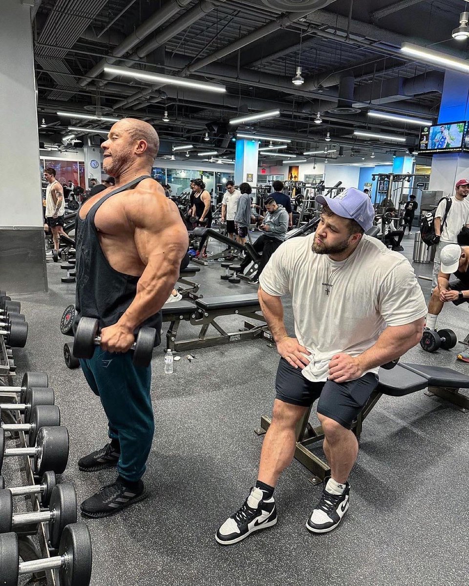FLEX_Magazine's tweet photo. Repost from @regangrimes
•
@PHILHEATH is Looking HUGE Comin for that 300k!!😜 Great time hitting some Chest & Shoulders! Looking forward to see you all at the @thefitexpo tomorrow! #LAFITEXPO @managermatt1 https://t.co/eaaCAFQzd6