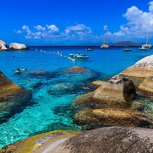 Caves & Baths @ #VirginGorda #BVI ☀️🏝️💙
#IslandLife 🐚 🐠🌴 🏊‍♀️