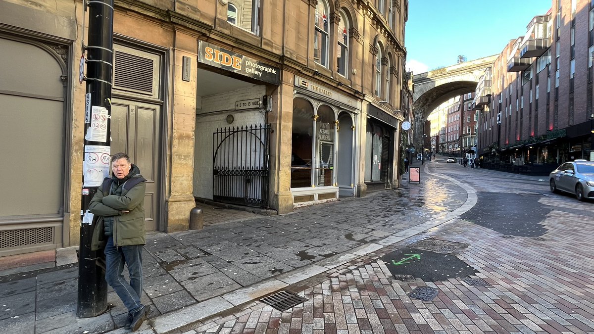 auteurmarkie's tweet image. The last time I visited the SideGallery was in the 90s. Made a special journey today. Saw ChrisKillip in the 80s. On the website it said 11-5 &amp;amp;also 12-5. But still shut at 12.20!Disappointed @SideGallery staff been out on the p*** the night before? #photography #SideGallery