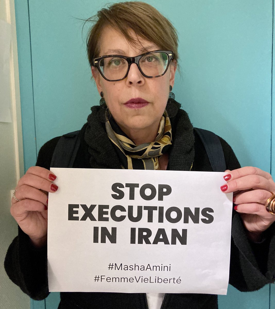 Les exécutions de militants et de militantes qui se mobilisent pour leurs droits se multiplient en #Iran. 

Il faut sauver les vies de 
#ShoaibMirbaluchzehiRigi 18 ans
#KambizKharot 20 ans #EbrahimNaroui 25 ans #MansourDahmardeh 22 ans
#JavadRouhi 35 ans 

Nathalie Leleu
