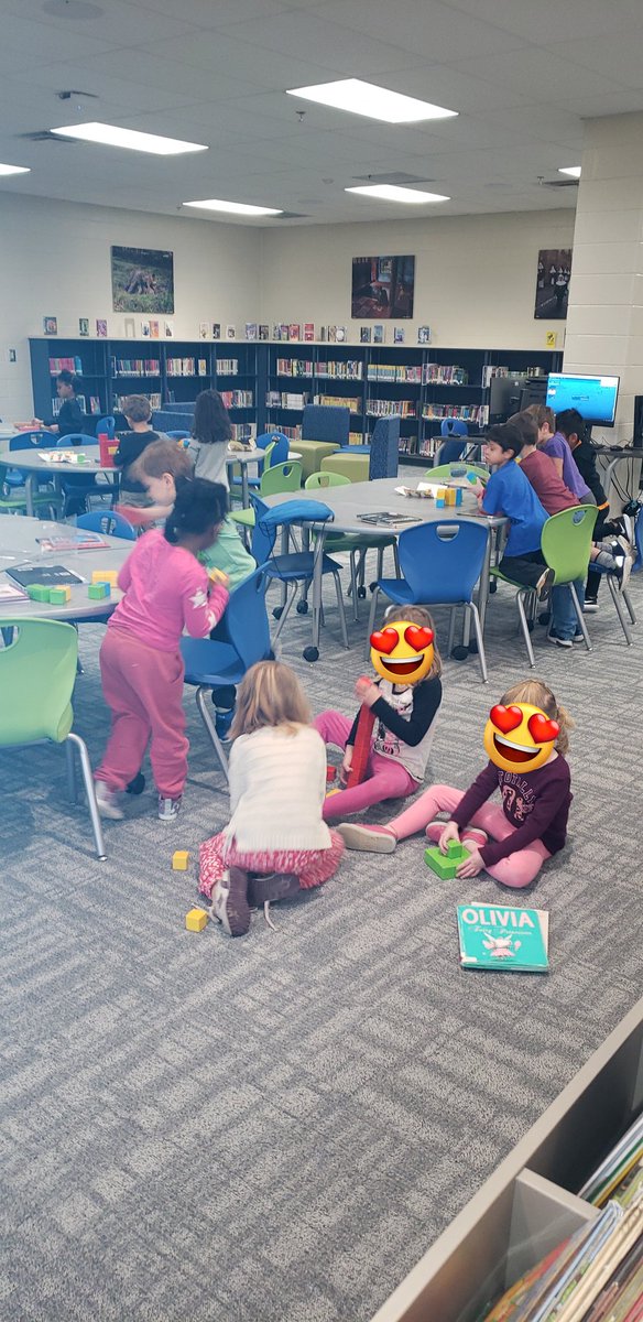 CommonsKse's tweet image. Thanks to suggestions from our powerful #SLMS team in @CobbSchools , I&apos;ve eased into low prep maker opportunities for our kiddos! Going to start adding to the fun week to week. Thanks @PickettsMillLC! #cobblms @ALDCobb @CCALMS @glma