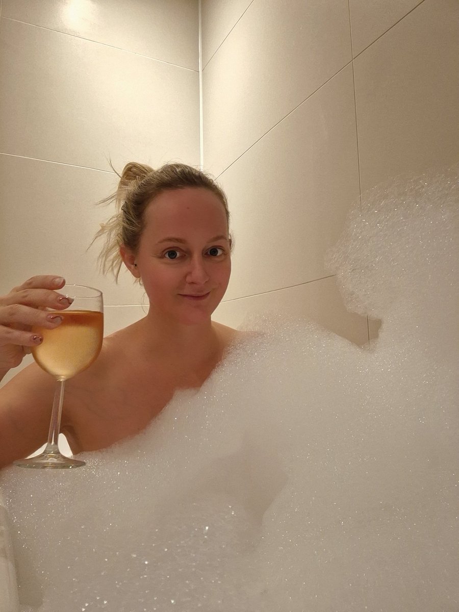 SwingDownUnder's tweet image. Do you practice self care after or before a lifestyle date/event?

Do you think self care is needed?
What do you do to look after yourself and/or your relationship?

#openrelationships #nonmonogamy #swingercouple #selfcare