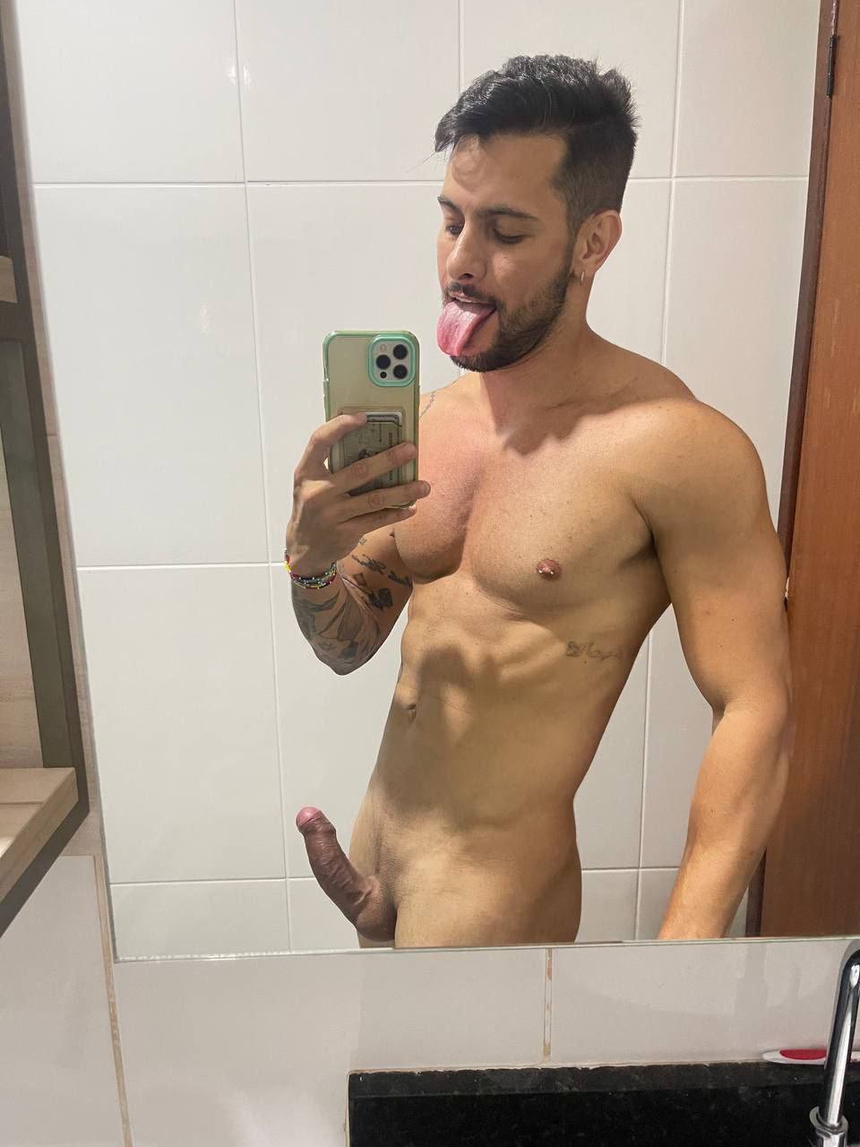 CELEBS NAKED 🔥 on X: Motorista da Karen Kardasha, Mister Felipe Maia com  o Pau durinho delcioso! MAMAVAM? t.coCLeiRVTghq  X