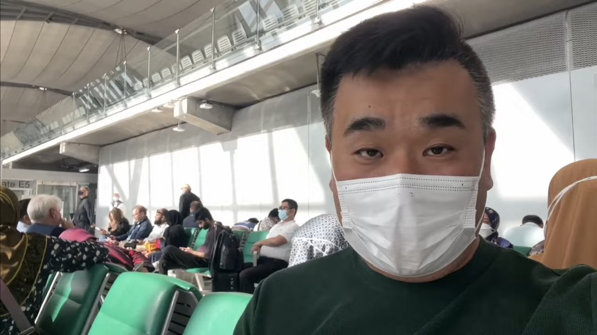 RonallChersan's tweet photo. 🥲รอบนี้Sam Chui ฟาด TG หนักอยู่แหะ
“สายการบินนี้มีชื่อเสีย เรื่องการเปลี่ยนรุ่นเครื่องบินนาทีสุดท้าย”
“Boarding time 8.05แต่ 8.40ยังไม่เรียก”
‘ชุดไทยก็ไม่ใส่แล้วใบเมนูก็ไม่มี พนักงานต้องมาไล่ทีละเมนูให้ฟัง’
พีคสุดคือคำพูดนาทีที่ 10อ่ะ..เผ็ดพริกร้อยเม็ดเลย ลิงก์ใน thread นะ👇 https://t.co/GFRcIeHBRL
