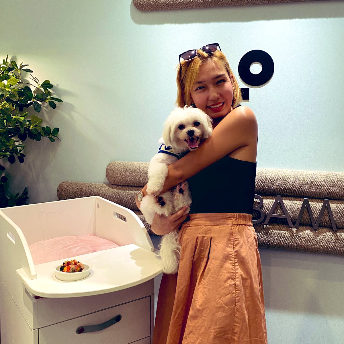 wintersha21's tweet photo. Happy Birthday, BamBam ❤️🐶 https://t.co/jE9EvZ1e8n