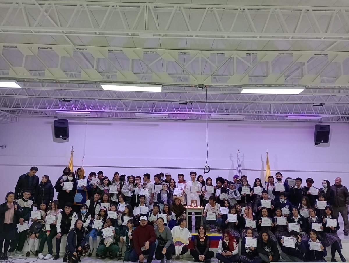 rolartet's tweet image. Le apuntamos a crear una masa critica de estudiantes lideres constructores de paz  #RedEsPaz, para ello formamos 1.133 estudiantes en liderazgo, memoria, verdad, reconciliación y construcción de Paz en  11 localidades, para fortalecer las escuelas territorios de paz🕊️